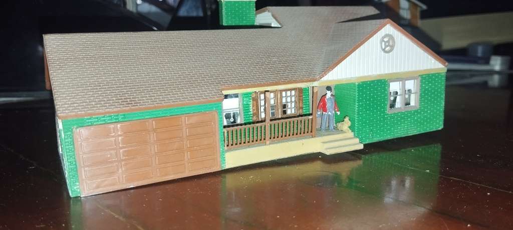Patal Model House 301 - Already Built with Lighting - HO Scale