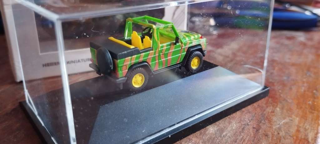 Herpa Mercedes Benz 300 GE Cabrio `Safari` - 1/87 Scale