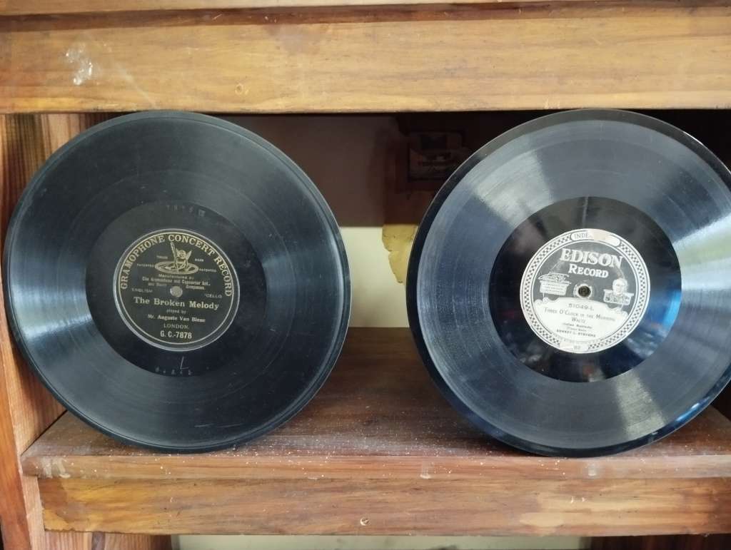Set of 6 Mixed Gramophone Records - `Rare` Labels, Russia etc