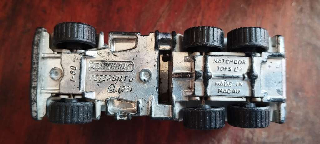 Matchbox Peterbilt Tanker Rig