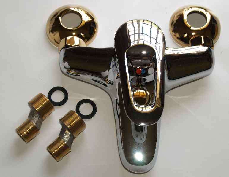 Price dropped!! - Bath Mixer Chrome & Gold!! Complete with all Fittings!! Modern Design BRAND NEW!!