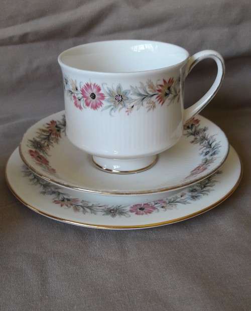 Paragon Belinda Trio (c)