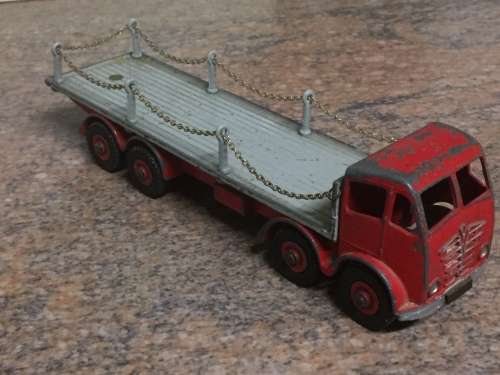 Dinky 905 Foden flatbed truck with chains