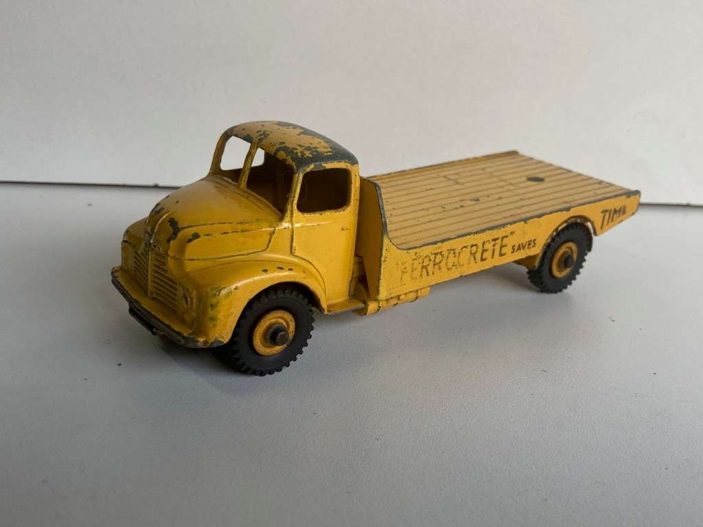 Dinky 419 Leyland Comet cement truck
