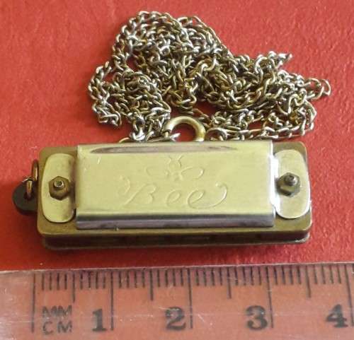 Awesome Miniature BEE Mouth organ/harmonica with chain - working condition
