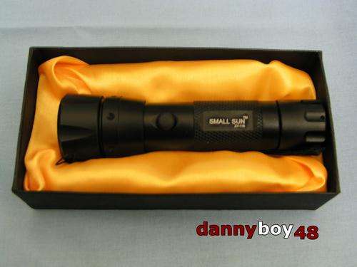 CRAZY R1 AUCTION!!!!! SMALL SUN ZY-118 CREE LED TORCH