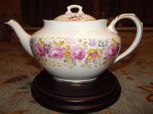 Royal Albert Sereena Oval Tea Pot Very old and Rare in good condition.
