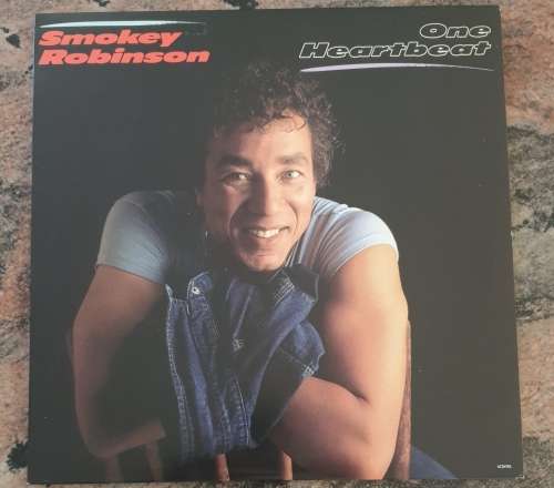 SMOKEY ROBINSON One Heartbeat (Excellent/Excellent) Motown 6226 US Press 1987 - Inner with lyrics