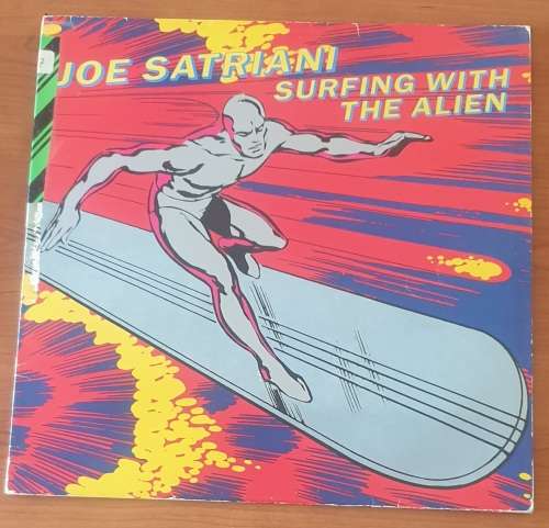 JOE SATRIANI Surfing With The Alien (VG+/VG) Reletivity Records Grub 8 UK Press 1987 - Original inne