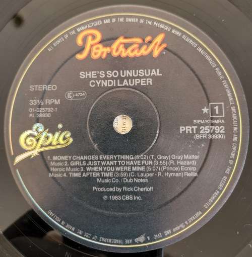 CYNDI LAUPER She`s So Unusual (Very Good+/Very Good+) Epic 25792 Holland Press 1983 - Lyrics inside