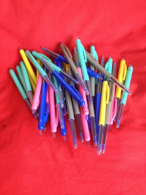 100 Ball point pens - Bid per pen to take a minimum of 50