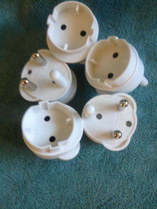 Adaptor Plugs -5 for 1 bid