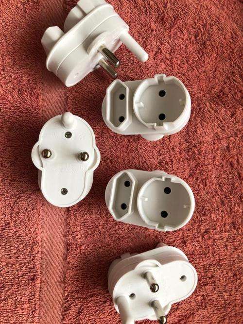Combo 5 Adaptor plugs - All for 1 Bid