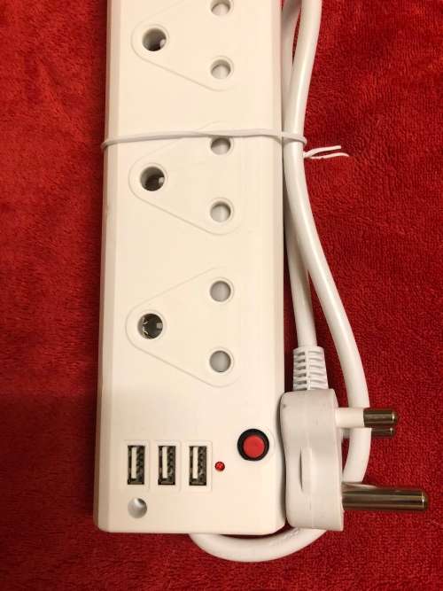 NEW 5 X MULTIPLUG  COMBO  - Value - Bid now!