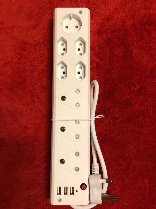 NEW 5 X MULTIPLUG  COMBO  - Value - Bid now!