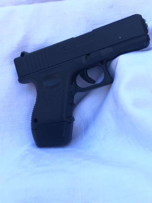 G16 Zinc Alloy Shell Airsoft Gun - Bullets included