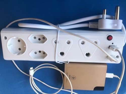 5 Way Multiplug - with 2 USB ports - 2.1AMp 5 Volt - Charge your Phone,Tablet, Ipad and more