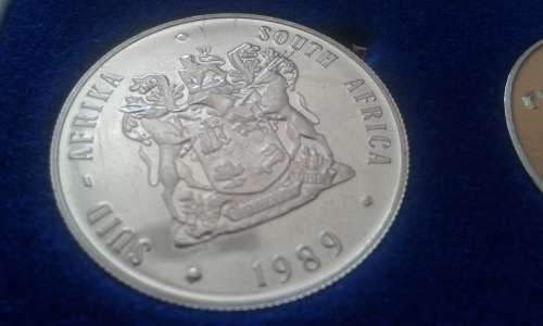 1989 PROOF SET WITH TWO  R1 COINS  ----NO GOLD