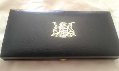 1989 PROOF SET WITH TWO  R1 COINS  ----NO GOLD