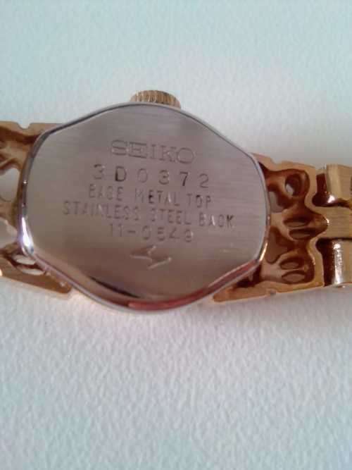 VINTAGE SEIKO LADIES DRESS  WATCH  (GOLD PLATED) WORKING CONDITION