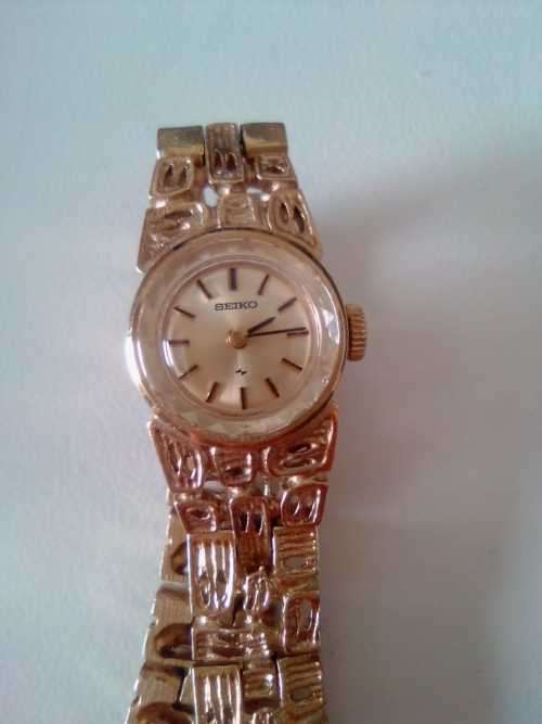 VINTAGE SEIKO LADIES DRESS  WATCH  (GOLD PLATED) WORKING CONDITION