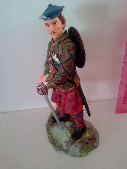 SCOTTISH HIGHLAND  FIGURINE