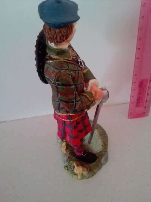 SCOTTISH HIGHLAND  FIGURINE