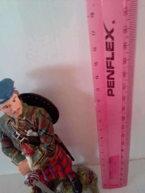 SCOTTISH HIGHLAND  FIGURINE