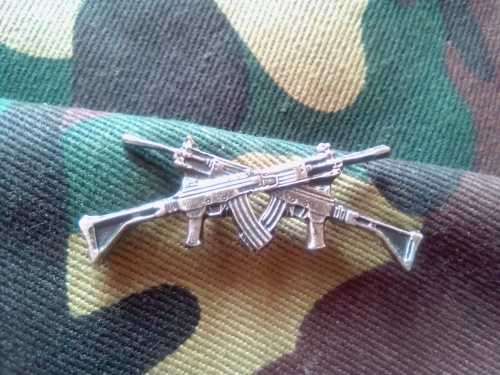 SADF - S.W.A.T. F. 1ST CLASS SHOTIST ,OXIDISED SILVER PROFICIENCY  BREAST BADGE