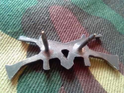 SADF - S.W.A.T. F. 1ST CLASS SHOTIST ,OXIDISED SILVER PROFICIENCY  BREAST BADGE
