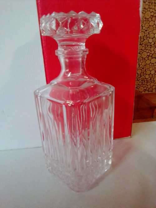 CRYSTAL CUT  DECANTER - UNIQUE DESIGN