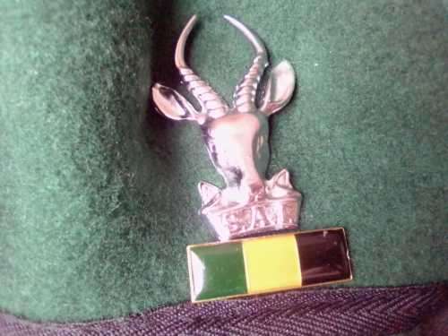 SADF INFANTRY BERET FULL  ##PLUS SET OF INFANTRY COLLAR BADGES