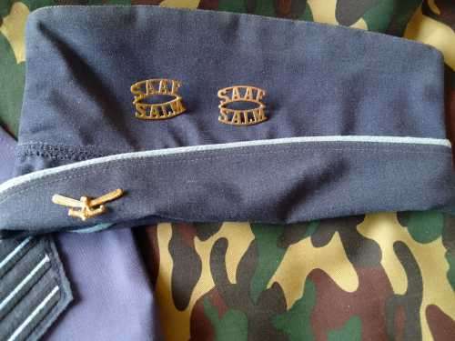 SADF - SA AIRFORCE SIDE CAP WITH BADGE/ Sgt. BRASSARDS/ SAAF TITLE BADGES
