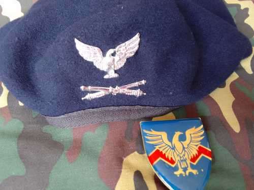 SADF STAATS ARTILLERY BERET - FULL - WITH ONE SHOULDER FLASH