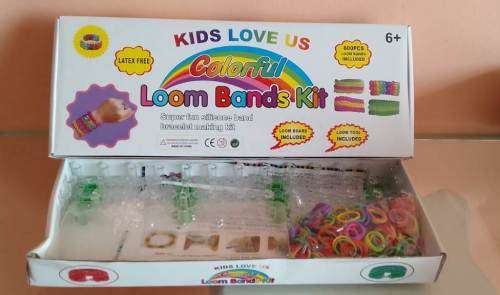 BRACELET MAKING KIT (LOOM BAND KIT ) AGES 6+ - ENCOURAGE CREATIVITY IN CHILDREN##low start- bid /set