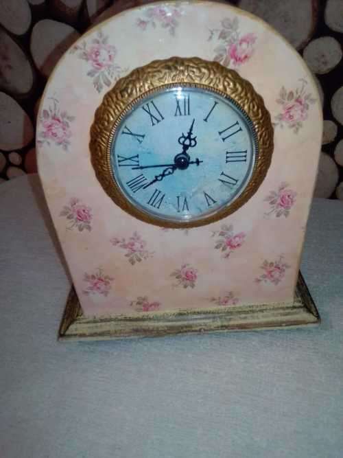 MANTEL CLOCKS (X2 WORKING) HAMMOND MANTEL SYNCHRONOUS ELECTRIC & PINK VINTAGE CLOCK
