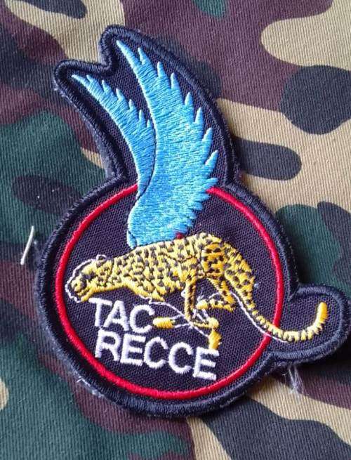 SADF 2 SQUADRON TACTICAL  RECCE  AIR AND GROUND CREW CLOTH PATCH - (WORN FROM 1977 -LATE 90`S)