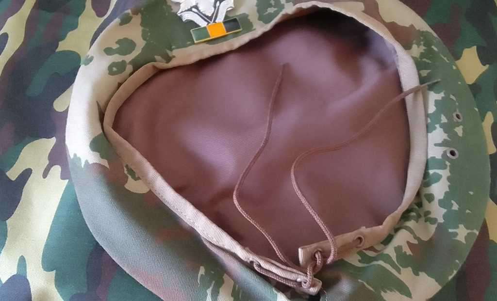 SADF / SA ARMY 32 BATTALION BERET (INCL. CAP BADGE & BALKIE)