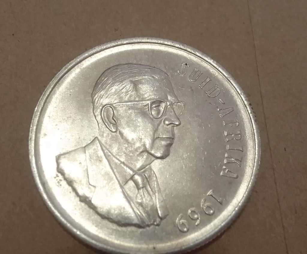 LOW START !!!  1969 R1 (S.A.) SILVER COIN - DONGES- (AFRIKAANS)