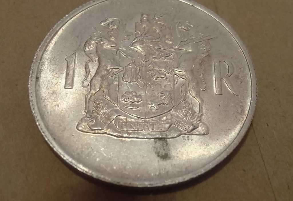 LOW START !!!  1969 R1 (S.A.) SILVER COIN - DONGES- (AFRIKAANS)