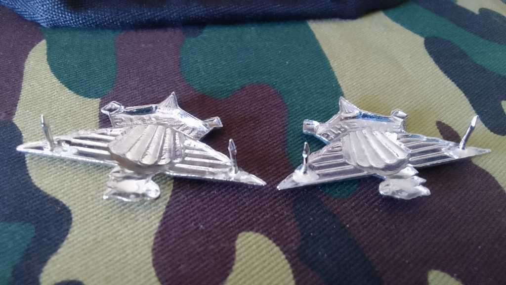 SADF 3 PARACHUTE BERET (FULL) WITH BADGE AND BALKIE ***INCL. SET OF 3 PARA COLLAR BADGES