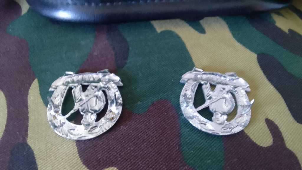 SADF/ SA ARMY COMMANDO BERET (FULL)  INCL. CAP BADGE & BALKIE - INCL. SET OF COLLAR SET