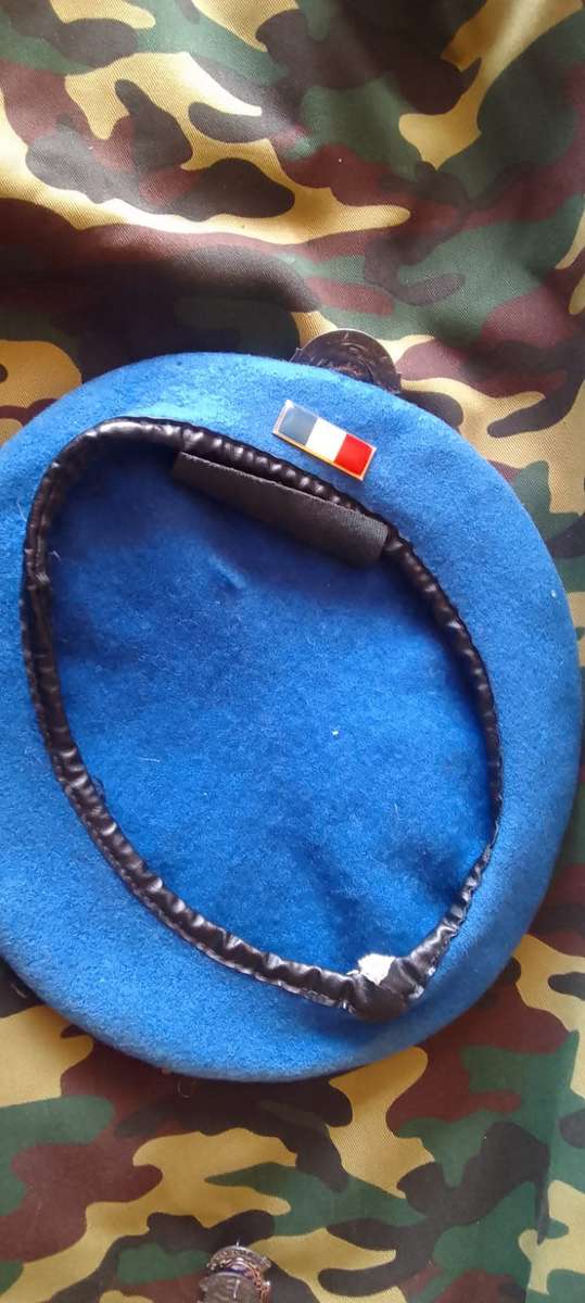 SADF/ SA ARMY MAINTENANCE BERET (FULL) incl.SET OF COLLAR BADGES