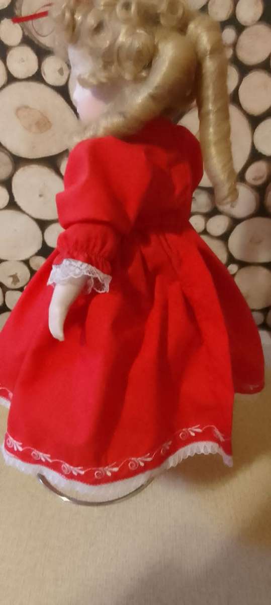 PORCELAIN DOLL - Shirley temple look Doll-  45cm long - ON STAND