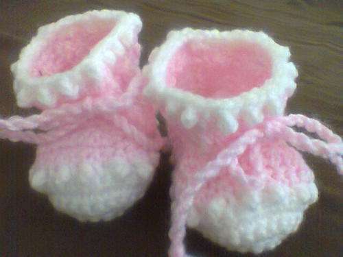 premmie booties - pink/white