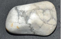 XL Howlite about 3.8 x 2.5 x 1.5 cm Can open all of your Chakras