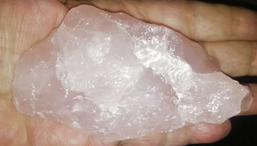 Rough rose quartz