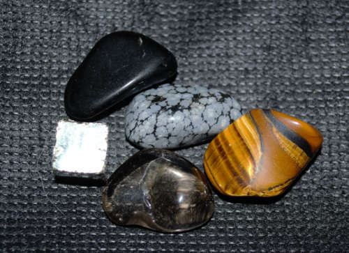 5 Large stones represents power, protection and wealth