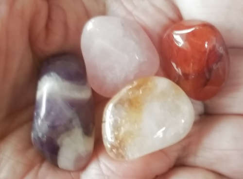 4 Large Crystals to Attract Passion, Vitality and Protection