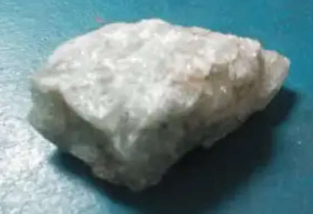 Aquamarine Rough - Shields aura, aligns chakras